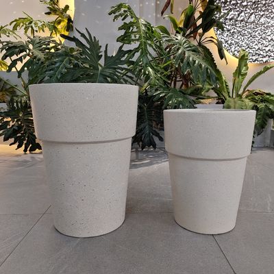 주문 부드러운 손으로 조각 된 디자인으로 크림 복합 점토 꽃 냄비 online manufacture