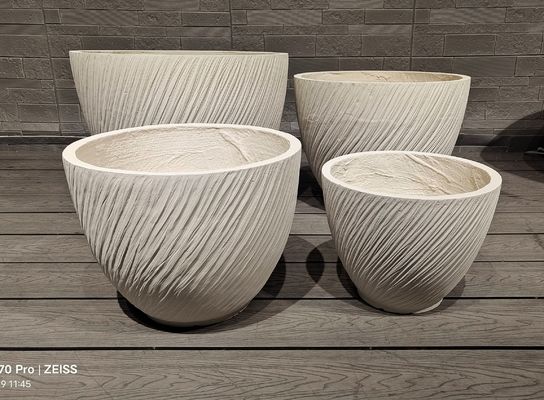 주문 흐르는 스트라이프 효과 현대적인 느낌의 흰색 원형 섬유 점토 화분 online manufacture
